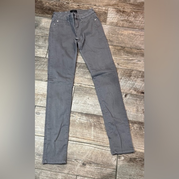 Jeans​ - Picture 2 of 7